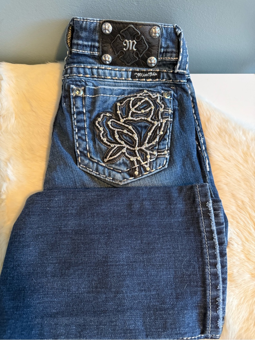 Miss Me Capri Rhinestone Low Rise Jeans - Picture 2 of 9